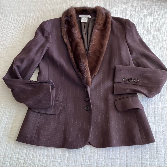 VTG George Rech Paris brown wool pinstripe blazer w/mink lapel. - Picture 3 of 10